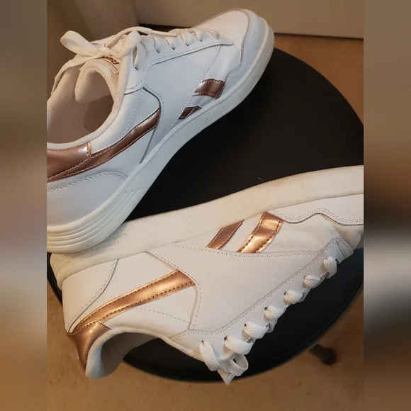 EUC white & rose gold/blush tone Reebok court W (sz 10) - Picture 2 of 8